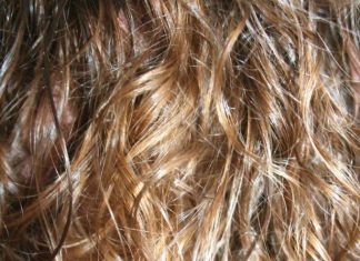 Gel de graine de lin à la cannelle “home made”, pour une hydratation intense des cheveux secs, bouclés ou frisés Gel de lin à la cannelle, pour une hydratation intense des cheveux secs, frisés ou bouclés