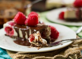 Cheesecake aux fruits, sauce chocolat, recette végan sans cuisson Cheesecake aux fruits recette végan