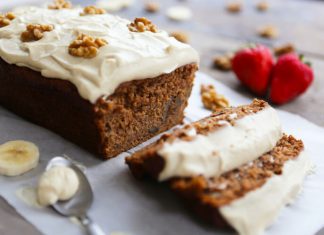 Gâteau végan à la banane et glaçage à la crème de noix de cajou : Recette végan, facile et rapide Gâteau végan à la banane et glaçage aux noix de cajou