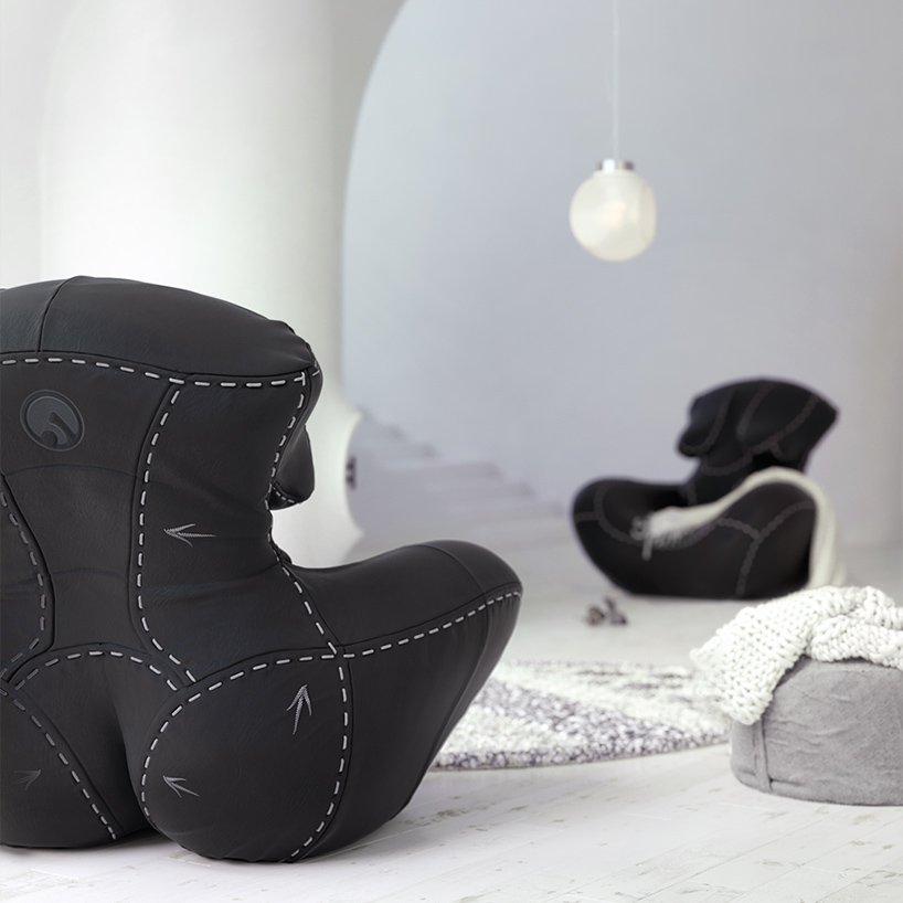 la «chirurgie plastique des meubles» réinterprète le célèbre designboom de gaetano pesce