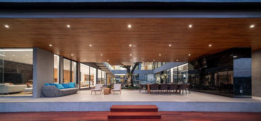 un studio à grande échelle construit la «villa 168» de jongluck pour connecter trois familles en Thaïlande designboom