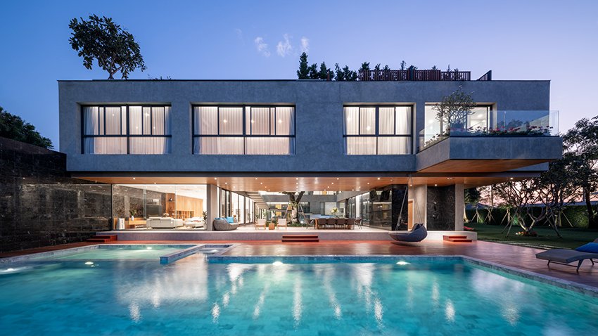 un studio à grande échelle construit la «villa 168» de jongluck pour connecter trois familles en Thaïlande designboom