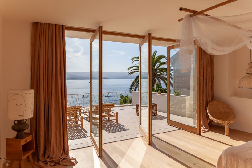 la casa santa teresa d'Amelia tavella célèbre la nature sur l'île de corisca designboom
