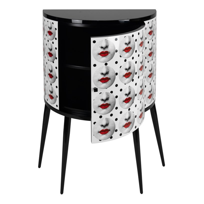 fornasetti s'inspire de la culture pop pour une nouvelle collection d'objets artisanaux