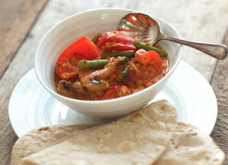 Légumes chauds à la noix de coco Nariyal sabjee Légumes chauds à la noix de coco