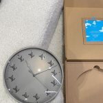 virgil abloh personnalise la montre louis vuitton pour remonter le temps
