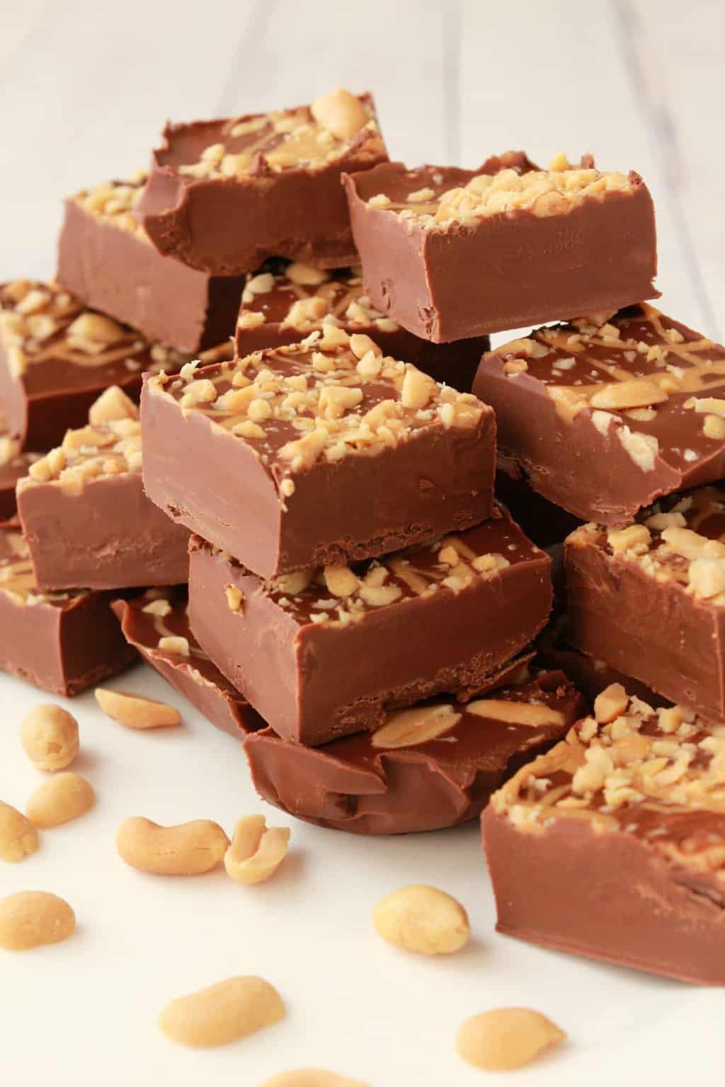 Fudge au chocolat et au beurre d'arachide. Végétalien et sans gluten. #vegan #lovingitvegan #glutenfree #dairyfree #dessert