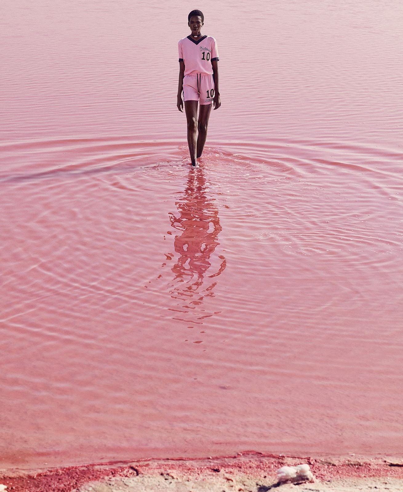 aamito-lagum-by-daniel-riera-for-harpers-bazaar-us-december-2016-7