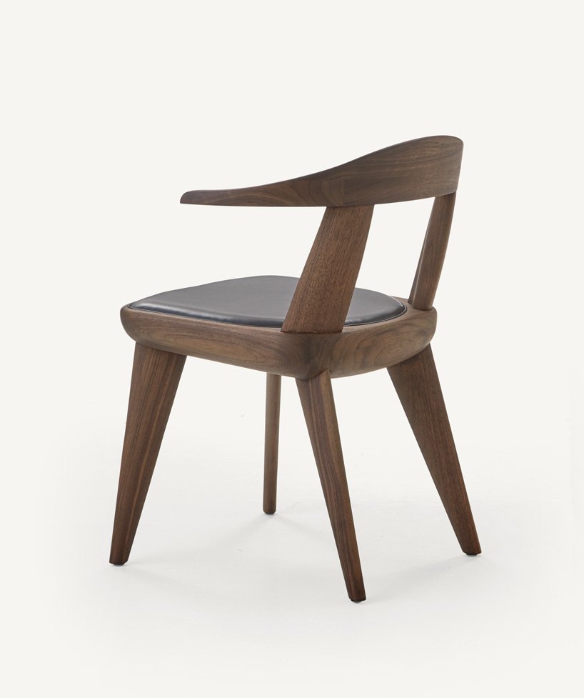 bassamfellows conçoit une chaise «brutus» qui joue sur le vernaculaire moderniste bassamfellows conçoit une chaise «brutus» qui joue sur le vernaculaire moderniste