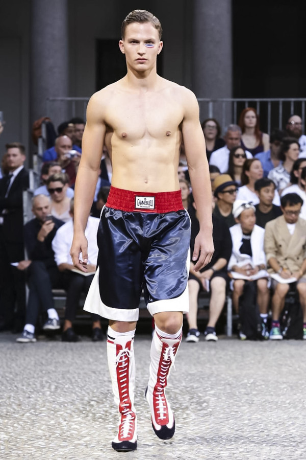 Collection Homme Moncler Gamme Bleu Printemps Eté 2015 à Milan