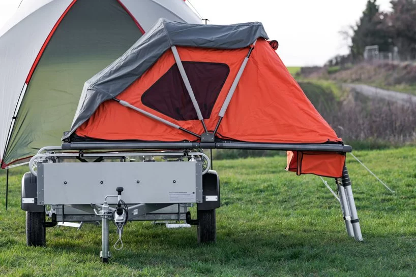 le tricycle électrique «elektro frosch» fait également office de micro-camping-car le tricycle électrique «elektro frosch» fait également office de micro-camping-car