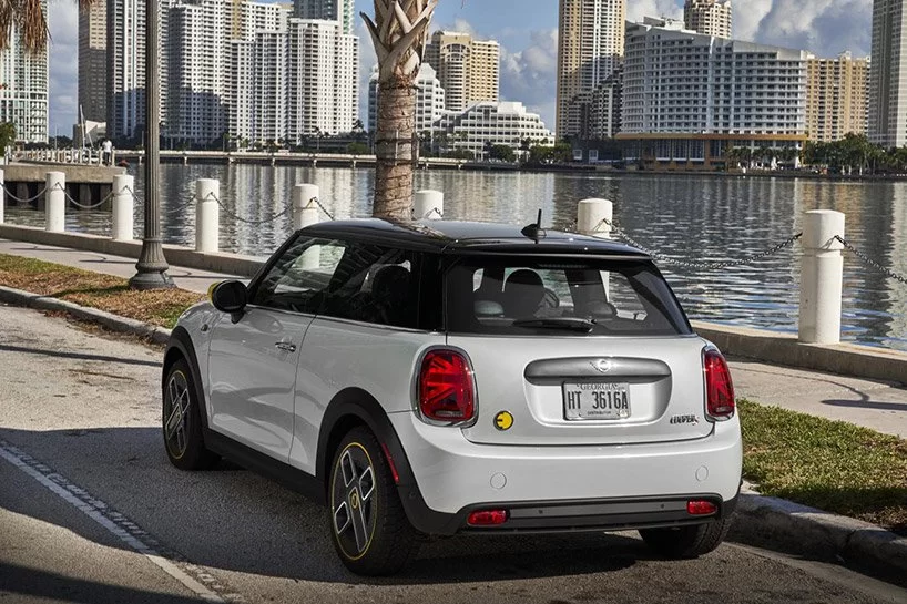 test test: la MINI cooper SE électrique donne une nouvelle énergie à miami