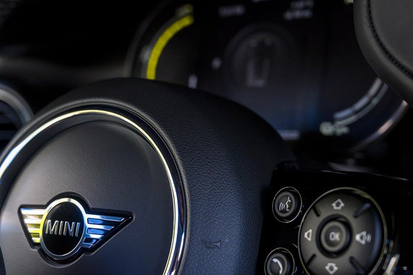 test test: la MINI cooper SE électrique donne une nouvelle énergie à miami
