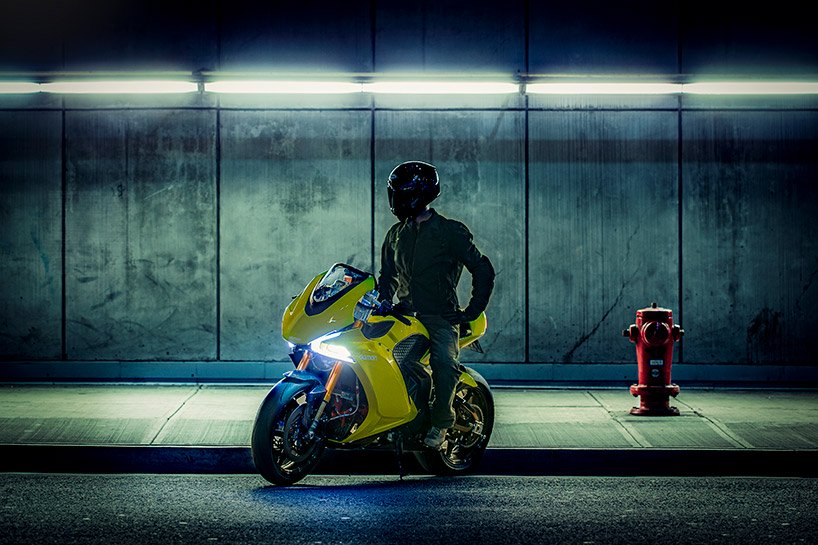 CES 2020: Damon Hypersport Superbike électrique ajoute la technologie Blackberry QNX