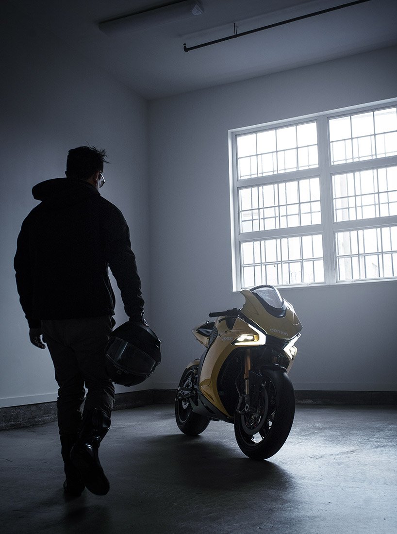 CES 2020: Damon Hypersport Superbike électrique ajoute la technologie Blackberry QNX