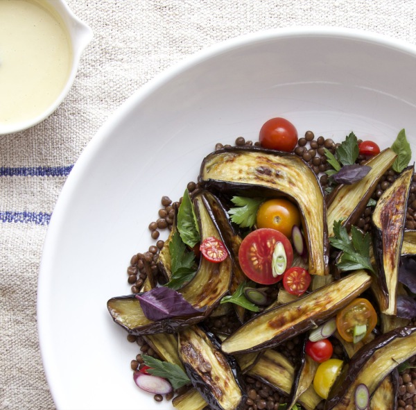 Salade d'aubergines rôties avec vinaigrette au miso acidulée-2 