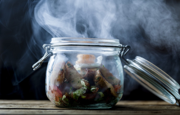 Mazi, 12-14 Hillgate Street, Londres W8 7SR, tél 020 7229 3794