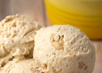 Crème glacée végétalienne à la banane – Loving It Vegan Boules de glace à la banane végétalienne dans un bol jaune.