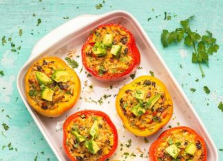 Poivrons farcis végétaliens – Loving It Vegan Poivrons farcis végétaliens garnis d
