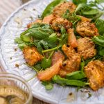 Salade de poulet au pamplemousse rose et vinaigrette au cumin