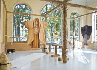 Un manteau en bois pour Maître Shuhô – MODE