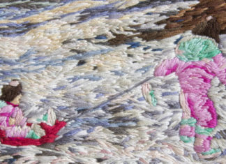 Des broderies nostalgiques racontent des souvenirs trouvés dans des films amateurs par Cécile Davidovici