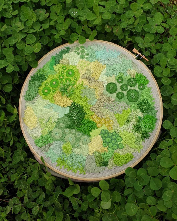 Broderie abstraite Hannah Kwasnycia