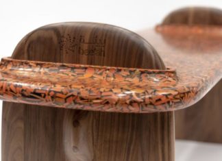 Le banc en PVC de KALO a été fabriqué à partir de déchets plastiques et de déchets de bois