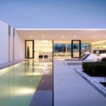 Cette maison préfabriquée de luxe à énergie solaire a été achevée en 6 mois