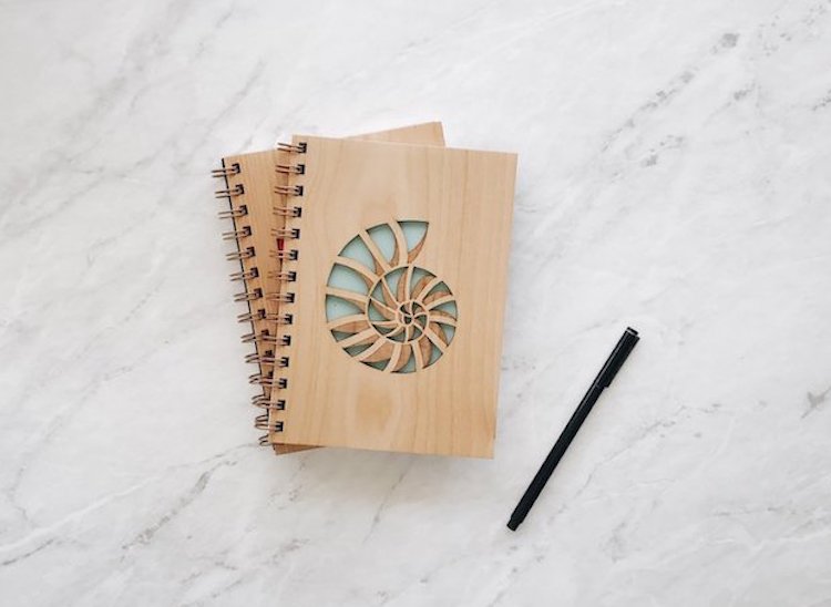 Journal en bois de produits écologiques
