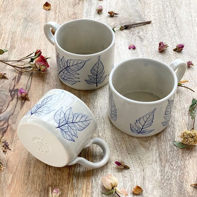 Hessa Al Ajmani Céramique pressée aux fleurs