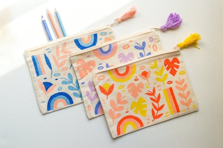 Pochette en toile florale peinte à la main