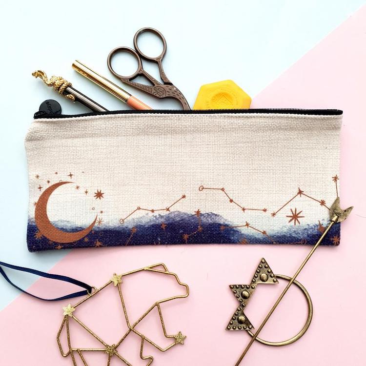 Trousse à crayons lune et étoiles célestes
