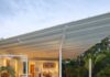 La maison préfabriquée de luxe du Costa Rica présente un toit en forme d’aile spectaculaire