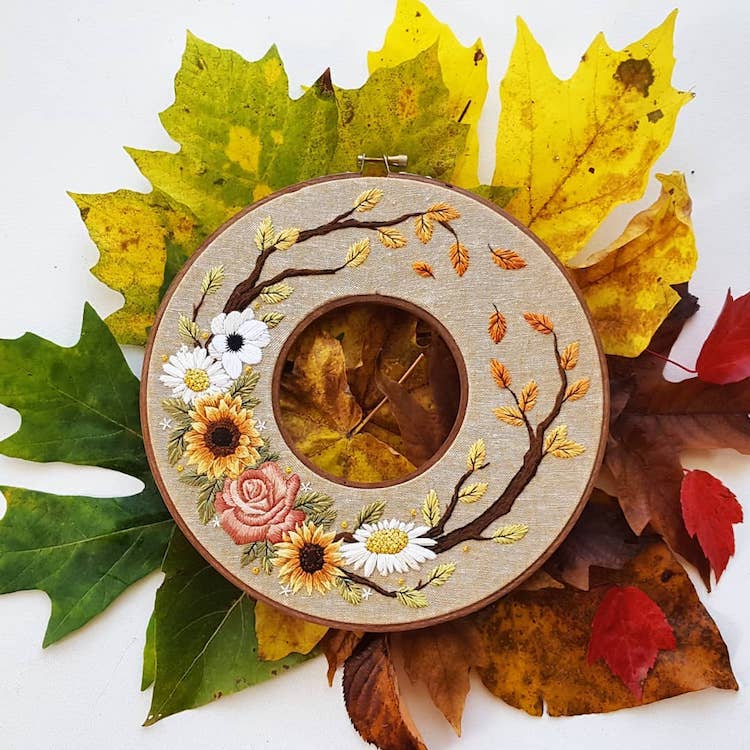Cerceaux de couronne de broderie par Jessica Long