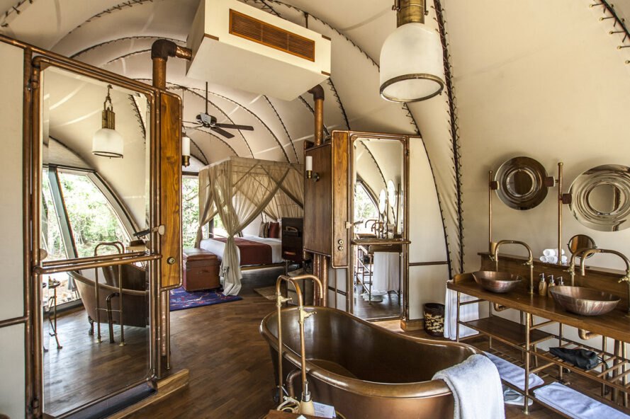 intérieur du pod Looper avec accents et cuve en cuivre