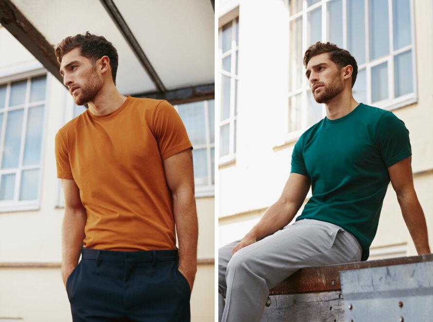 A gauche, personne portant un t-shirt jaune. A droite, personne portant un T-shirt bleu canard.