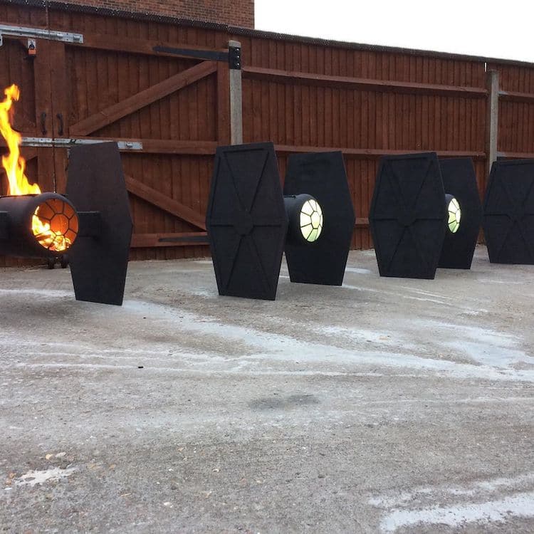 Star Wars Tie Fighter Fire Pit par Simon Gould