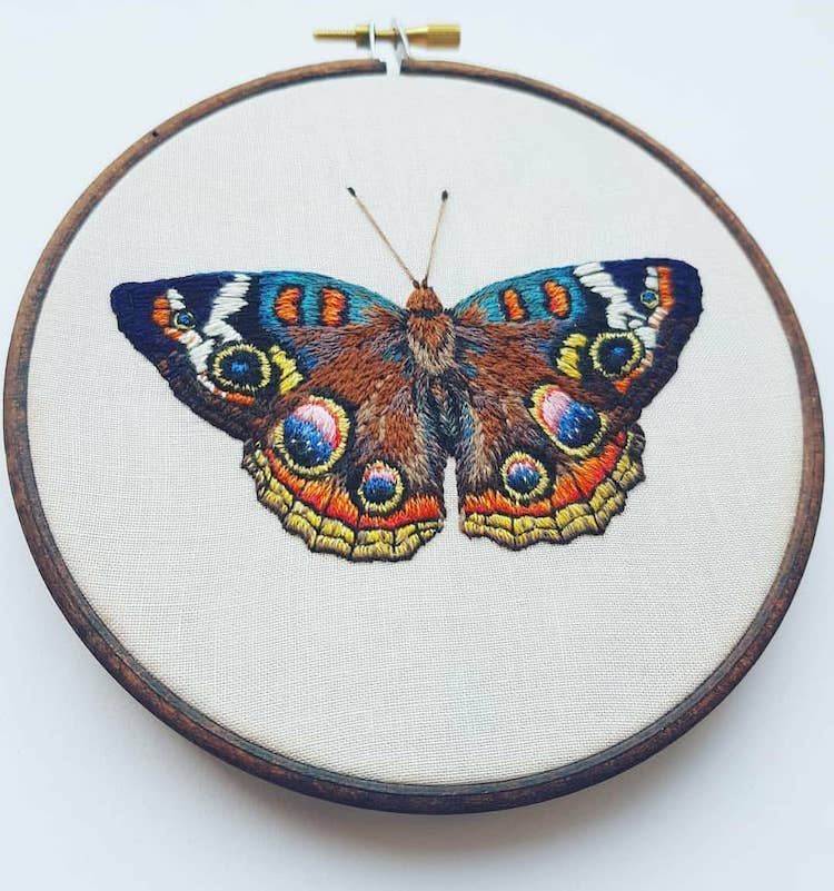 Broderie papillon par Georgie Emery