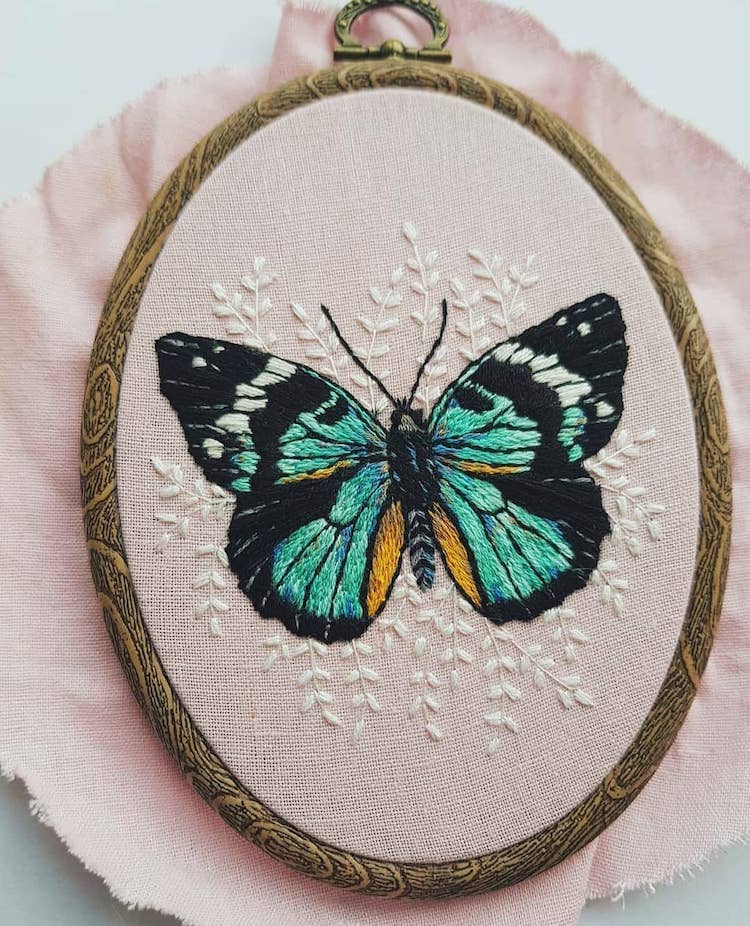 Broderie papillon par Georgie Emery