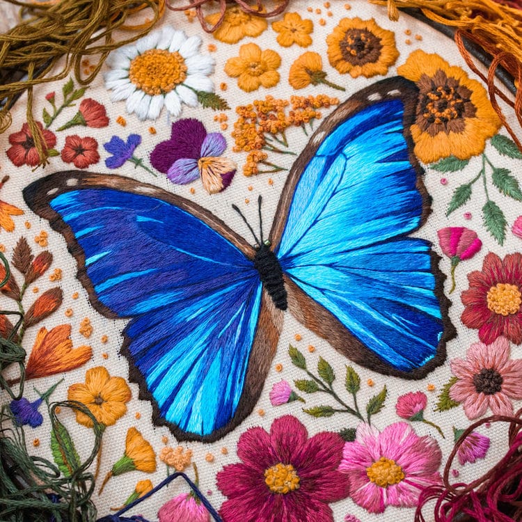 Broderie à l'aiguille par Emillie Ferris