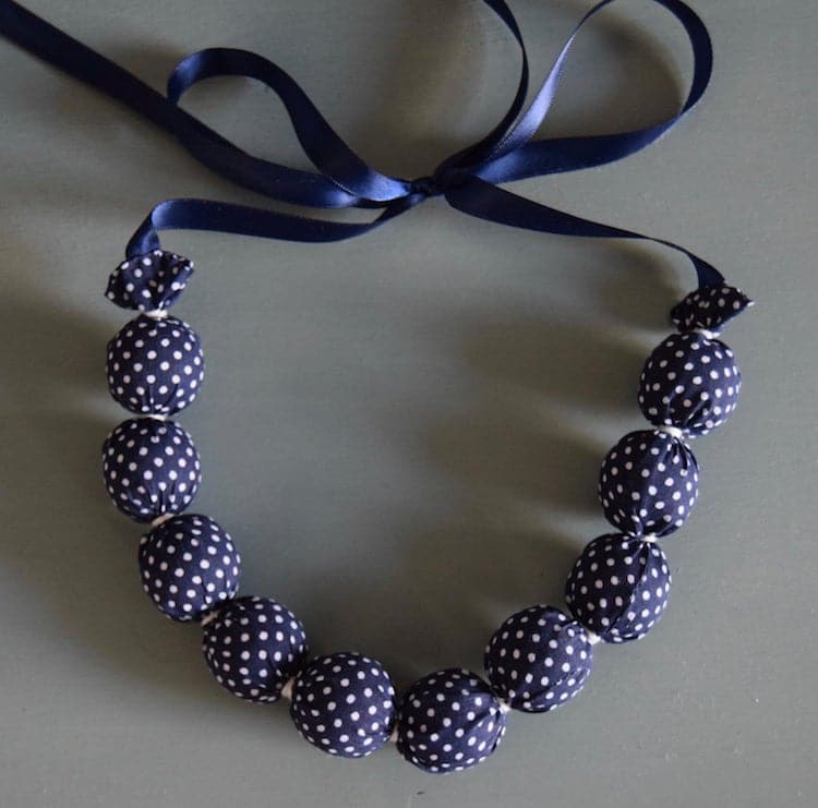 Collier en tissu