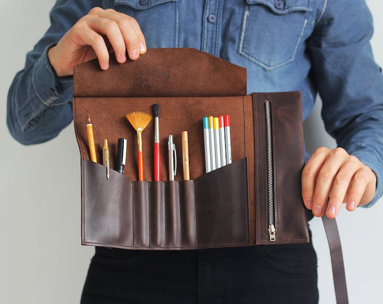 Étui en cuir pour artiste
