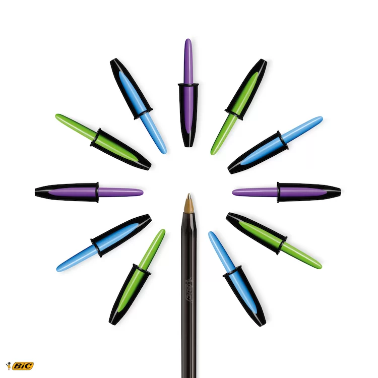 Stylo BIC avec trou dans le capuchon
