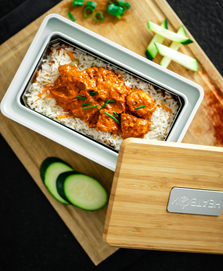 Déjeuner chaud dans Heatbox la boîte à lunch auto-chauffante