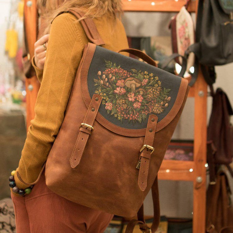 Sac à dos en cuir illustré