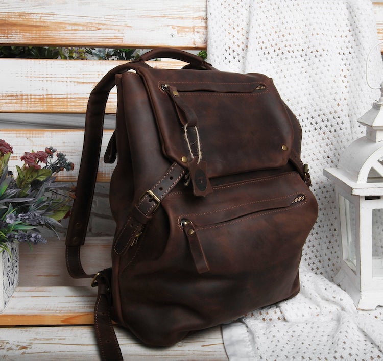 Sac à dos en cuir marron foncé