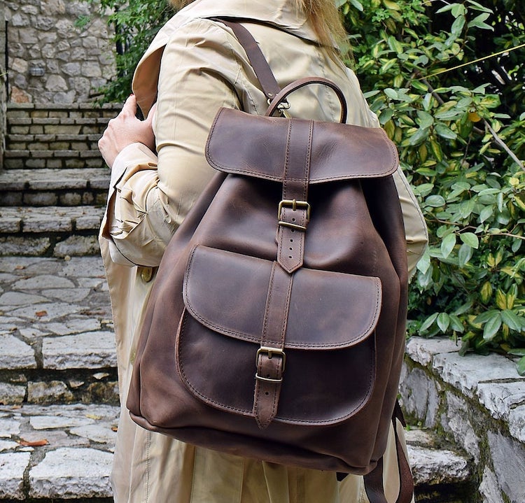 Sac à dos en cuir vieilli