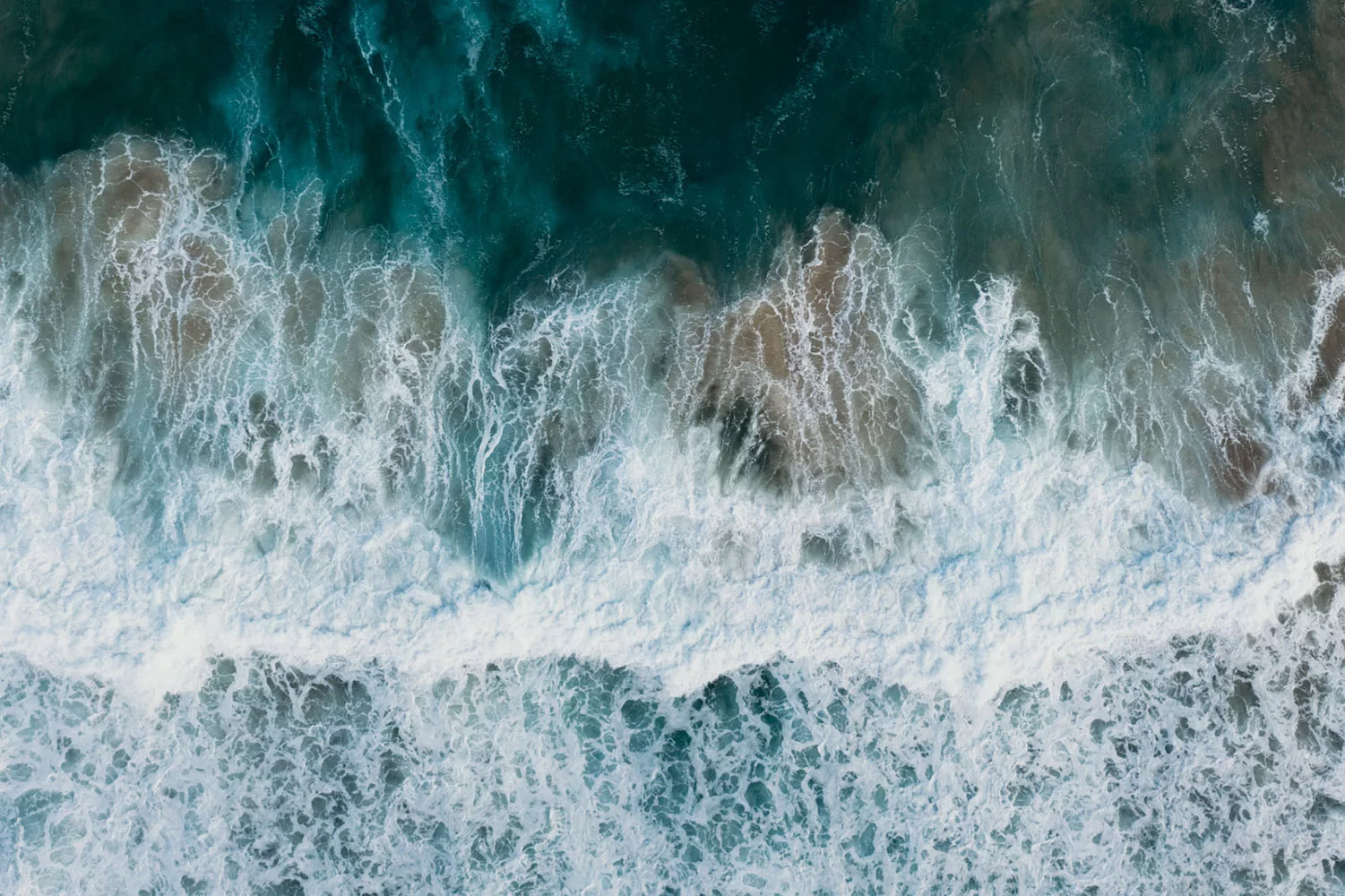 3 photographes océaniques créant des images enivrantes