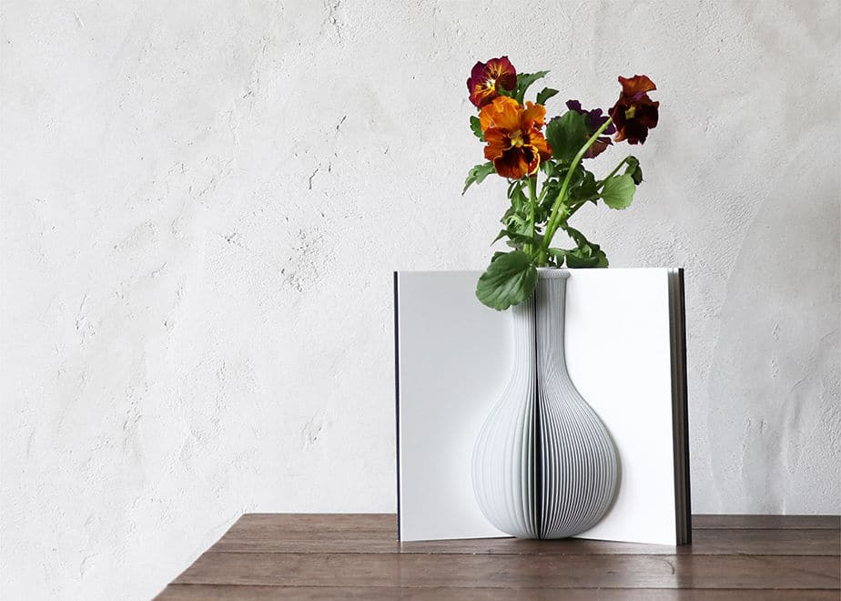 Pages de livre comme vase floral
